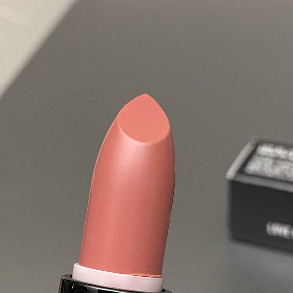 MAC “Laissez-Faire” Love Me Lipstick ~ 411 - Picture 3 of 4